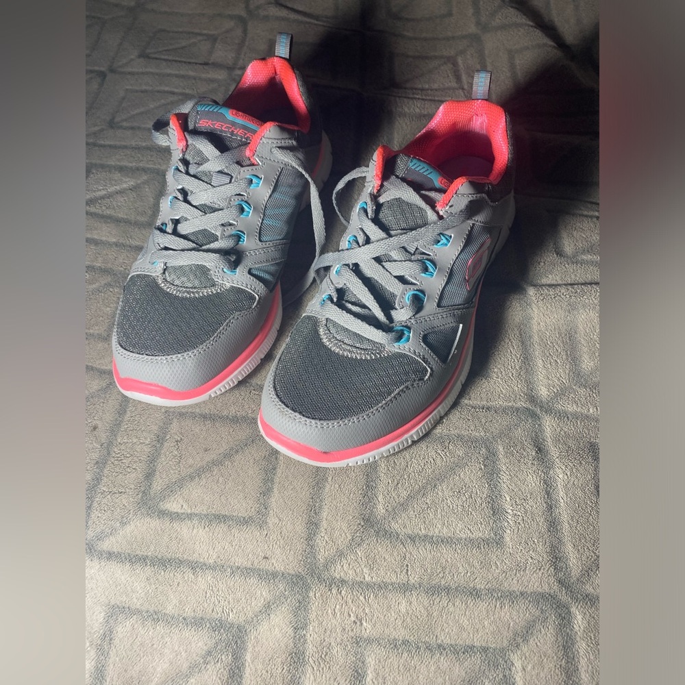 Sketcher running shoes for womens